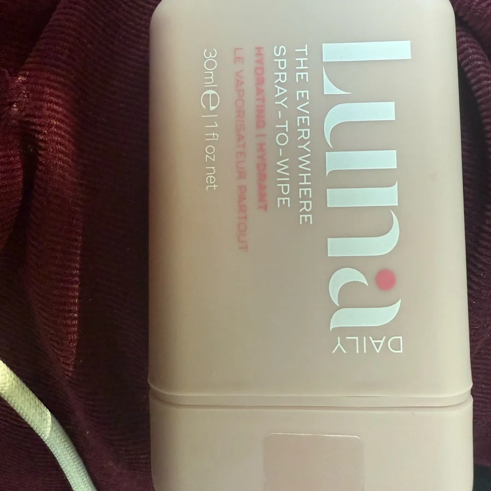 💙 4/$20 LUNA DAILY The Mini Everywhere Spray-to-Wipe